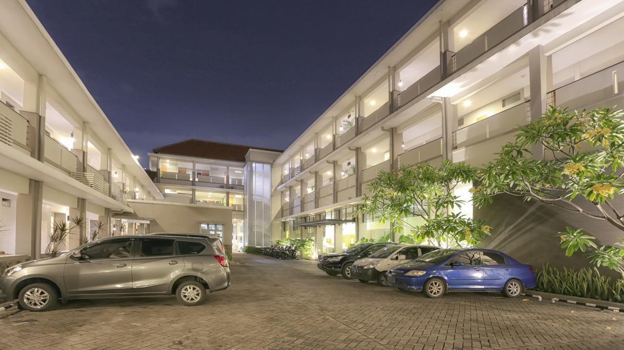 Hotel Quirin Semarang Buitenkant foto