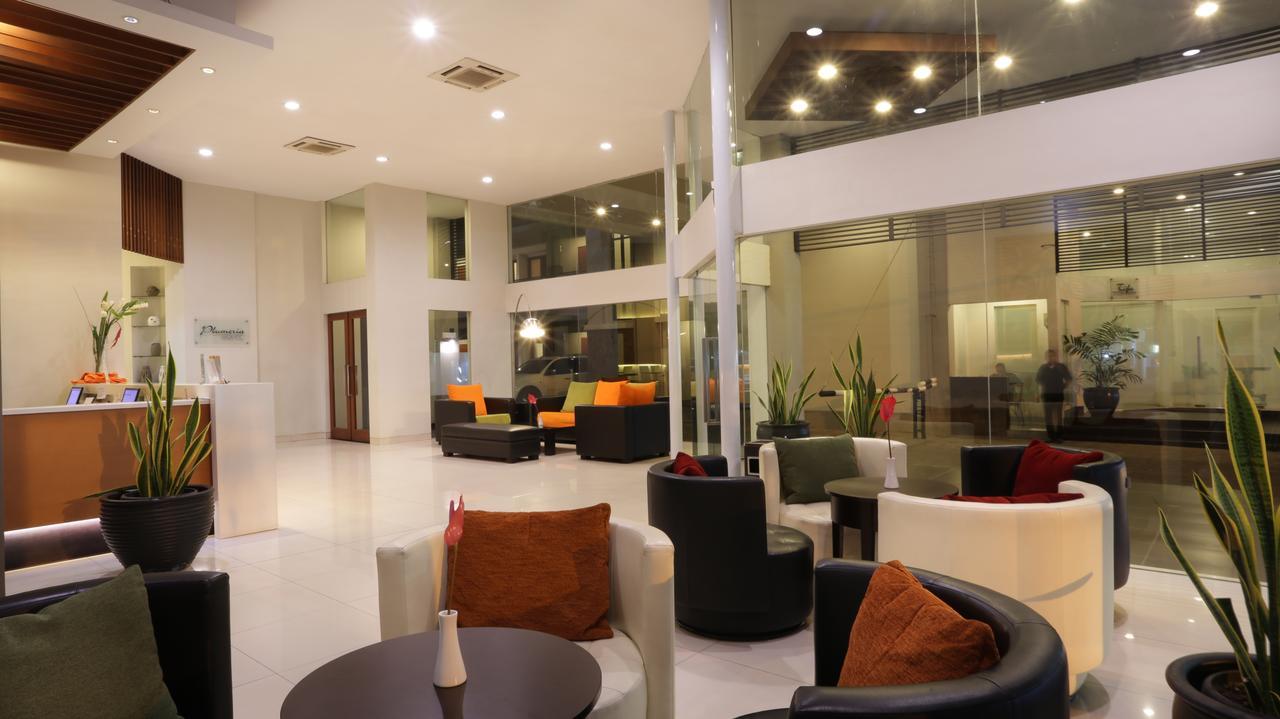Hotel Quirin Semarang Buitenkant foto