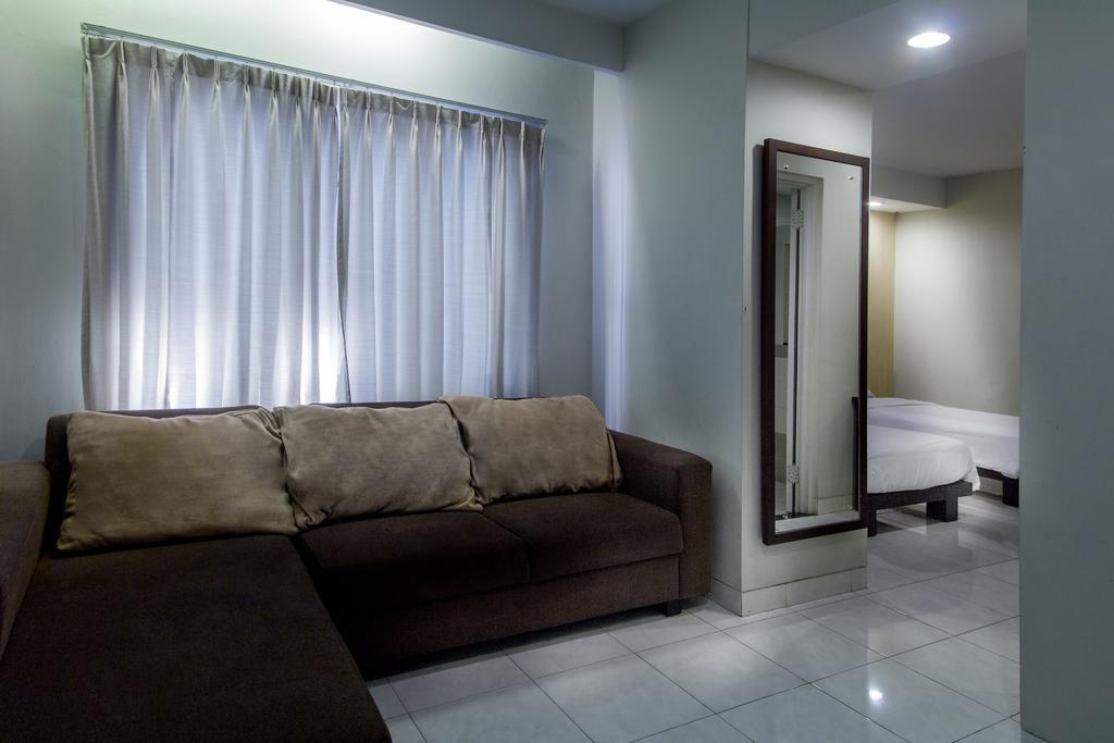 Hotel Quirin Semarang Kamer foto